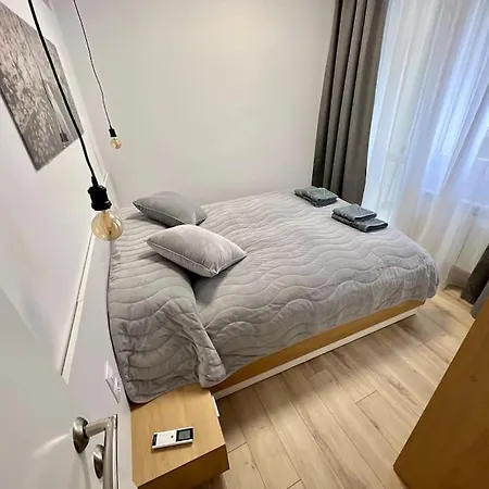 Location ! Opera Next To Alexander Nevsky Cathedral Appartamento *